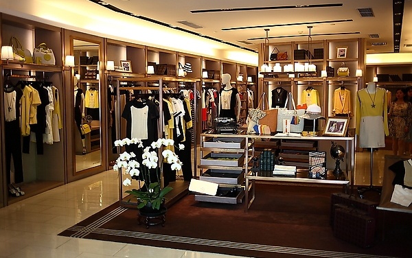 从色彩到面料 服装店零售的艺术与科学